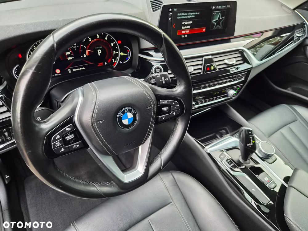 BMW Seria 5 530i Luxury Line - 10