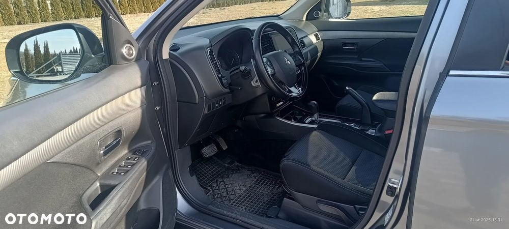 Mitsubishi Outlander 2.0 Intense + 4WD CVT - 13