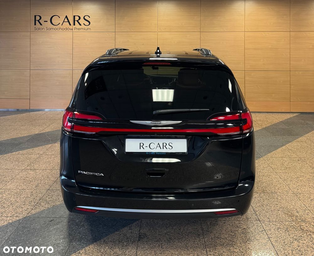 Chrysler Pacifica - 8