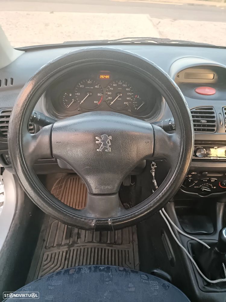 Peugeot 206 - 13