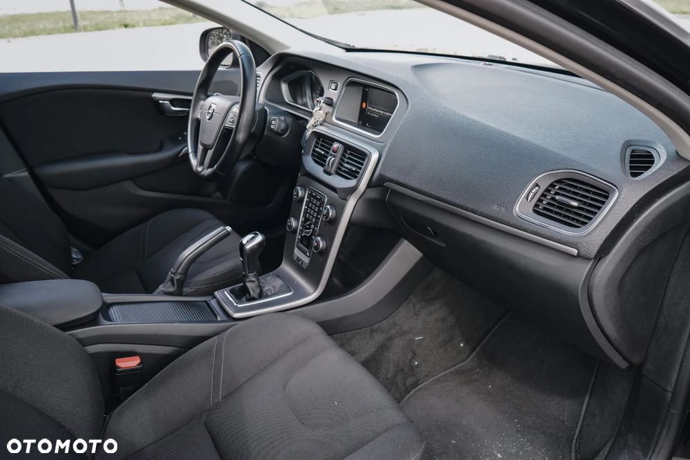 Volvo V40 D2 Momentum - 17