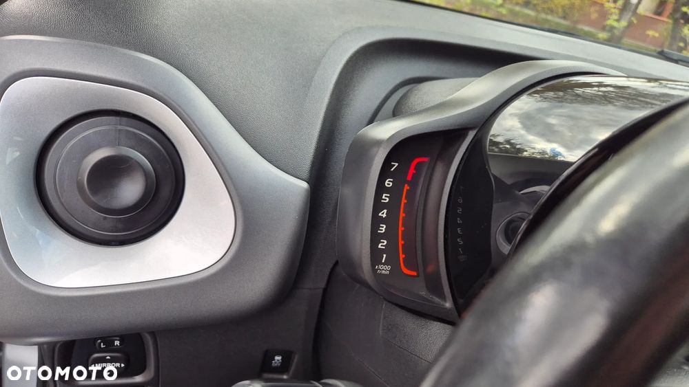 Toyota Aygo x-play - 25