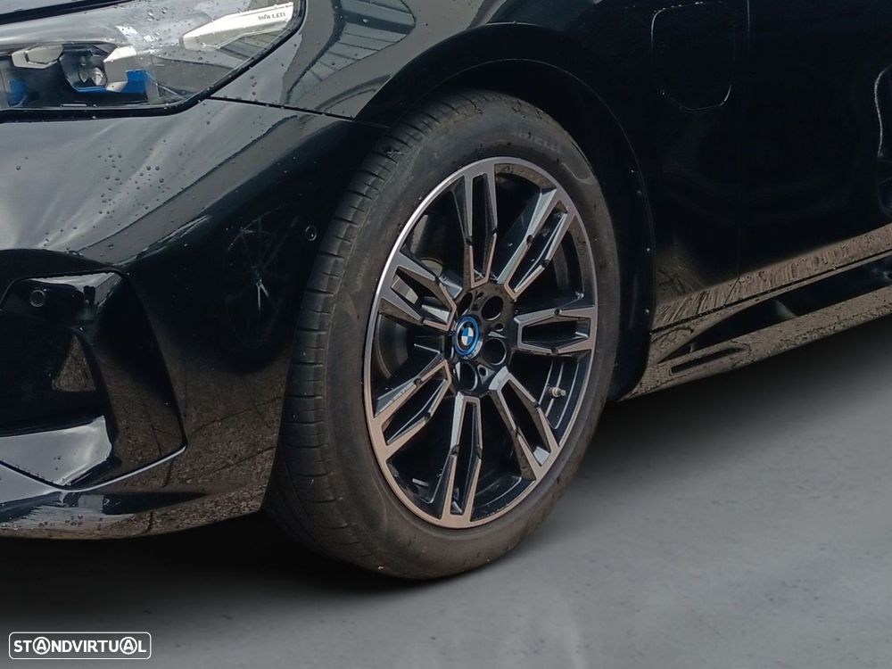 BMW 530 e Pack Desportivo M - 3