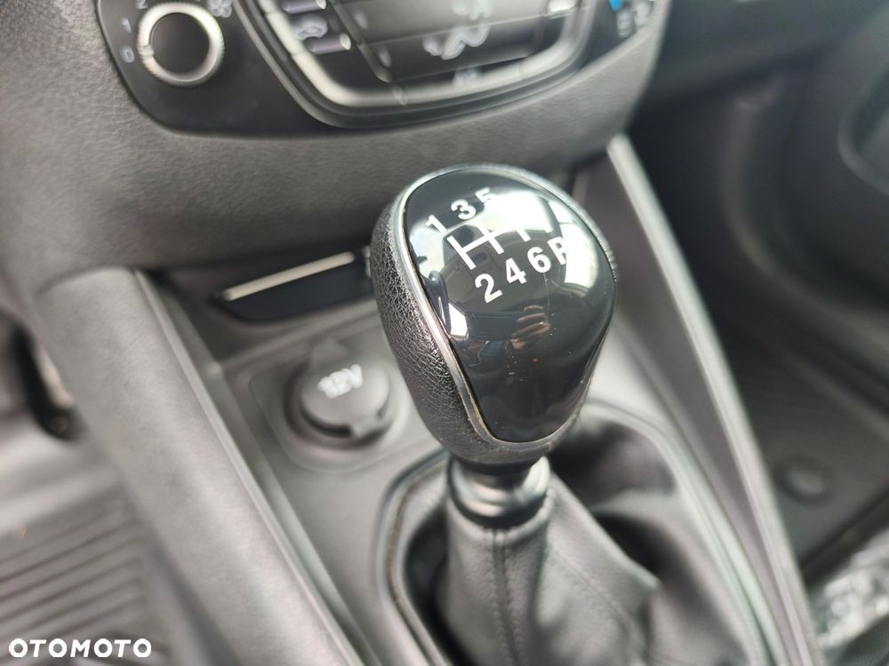 Ford Transit Courier - 32