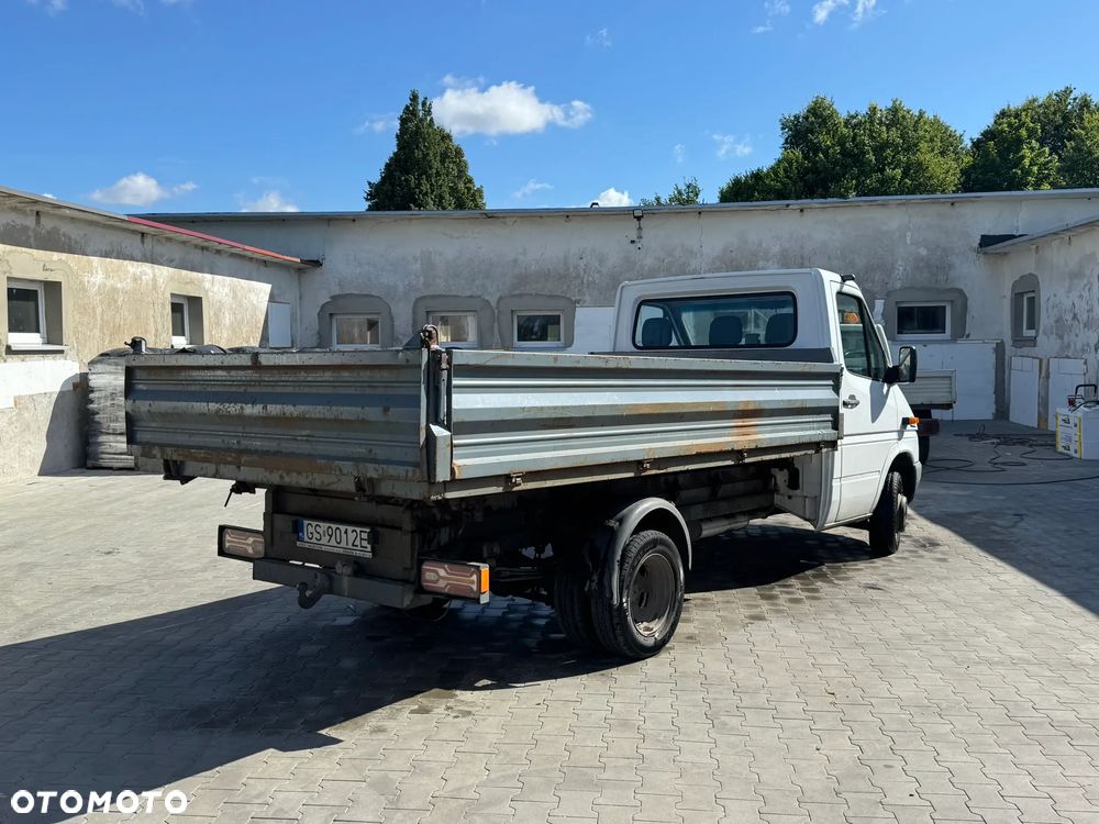Mercedes-Benz Sprinter - 10