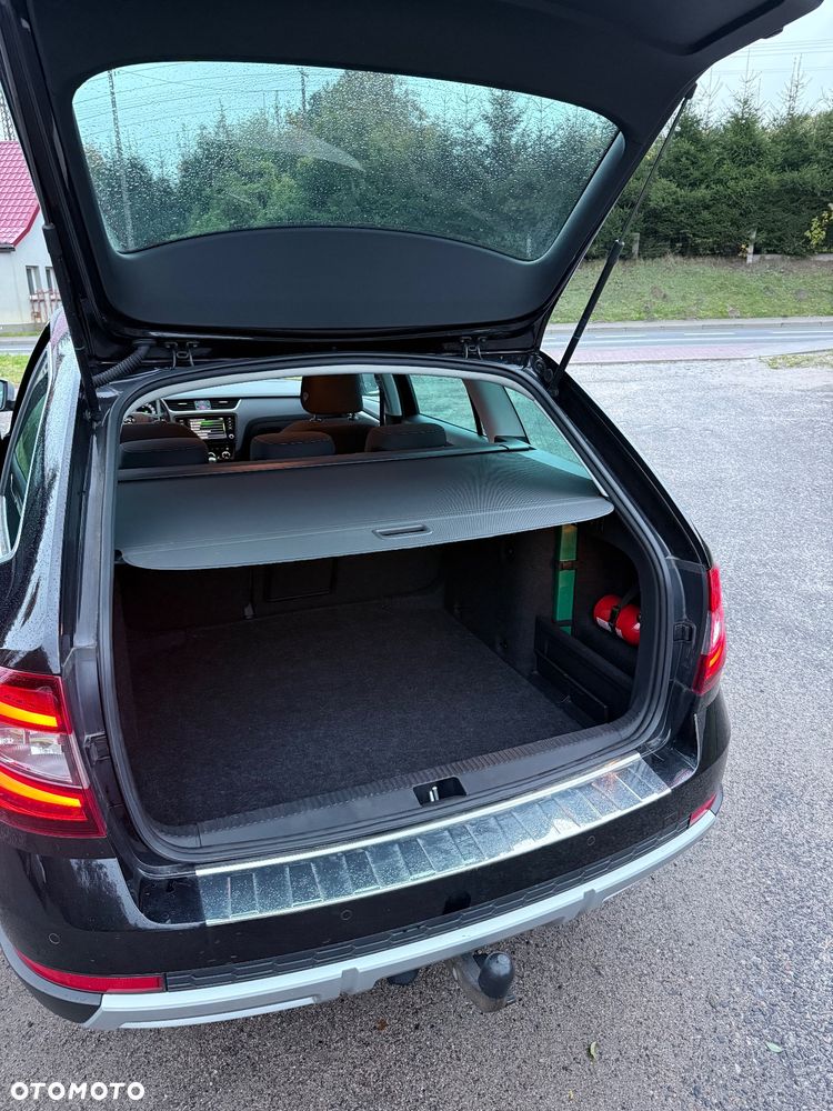 Skoda Octavia 2.0 TDI 4x4 DSG Scout - 29