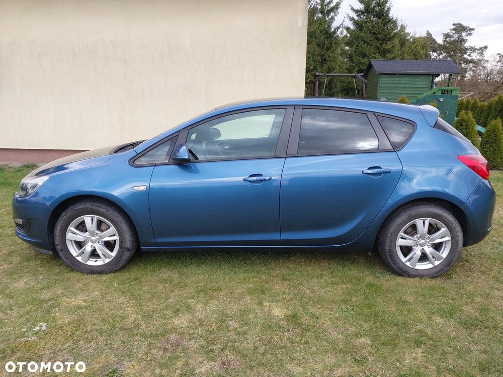 Opel Astra IV 1.7 CDTI Cosmo - 1