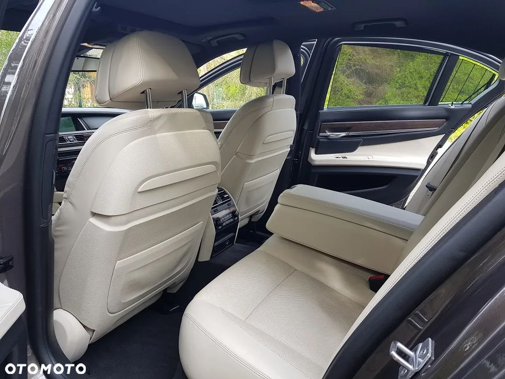 BMW Seria 7 750d xDrive - 15