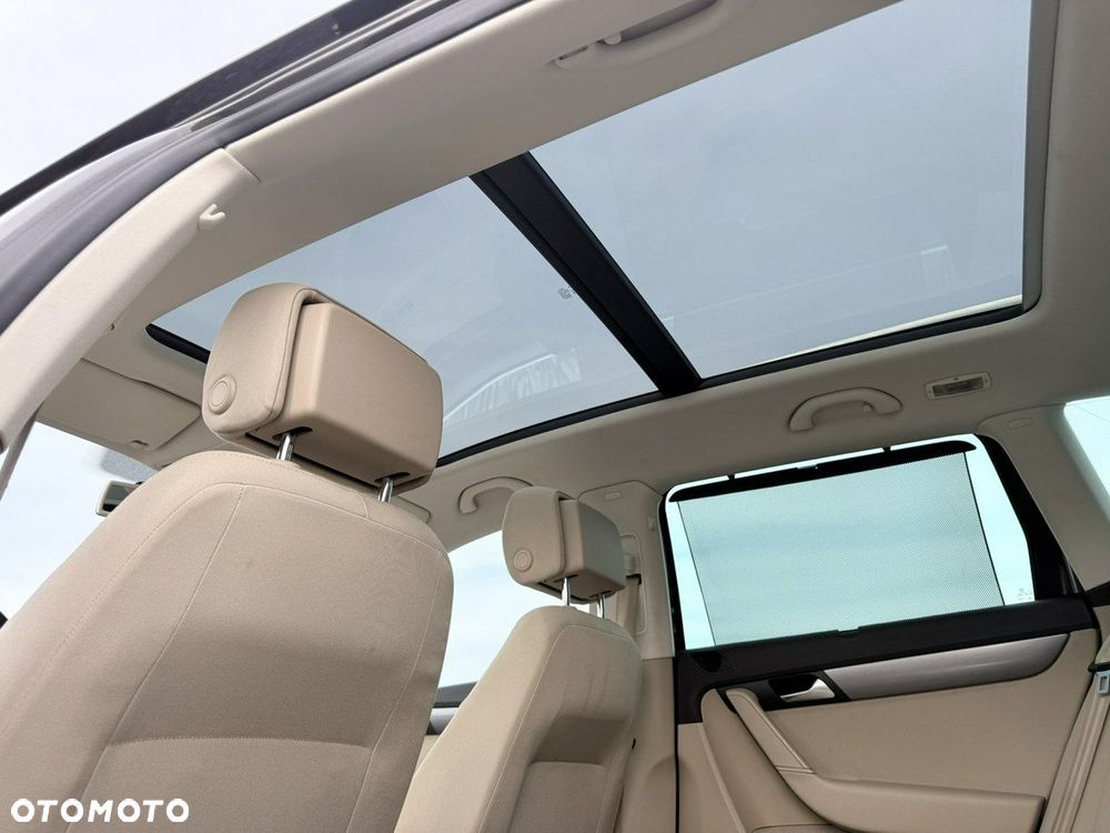 Volkswagen Passat - 11