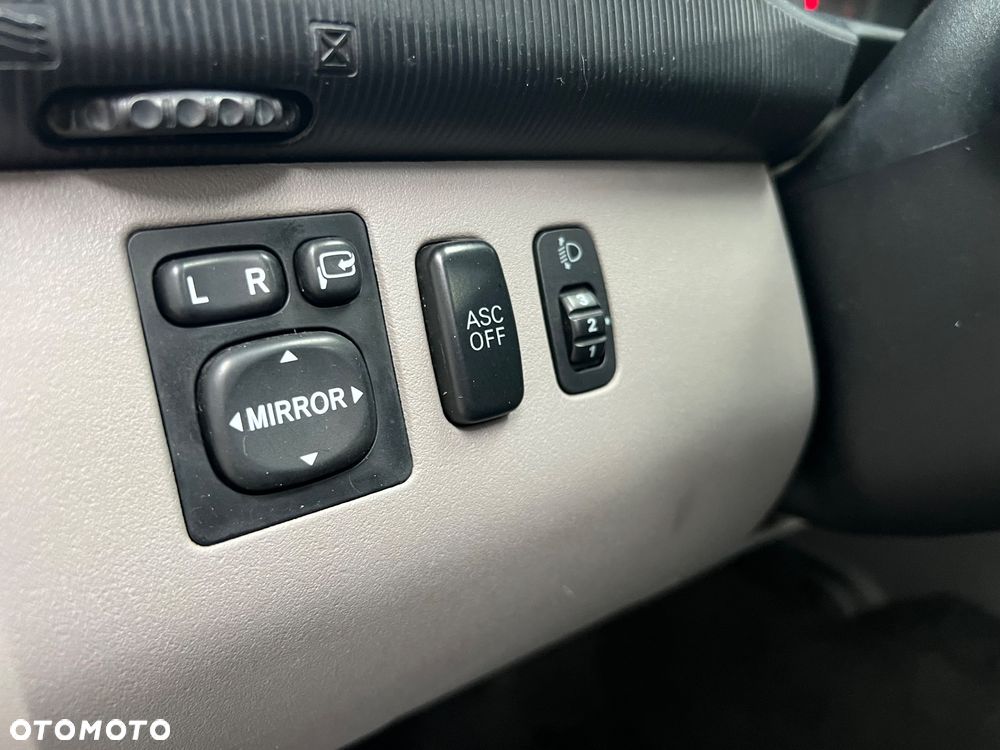 Mitsubishi L200 2.5 DID Instyle Sport - 28