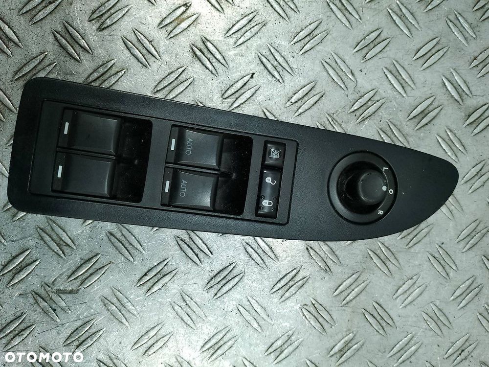 PANEL STEROWANIA SZYB I LUSTEREK CHRYSLER 200 (JS) 04602781AA - 2