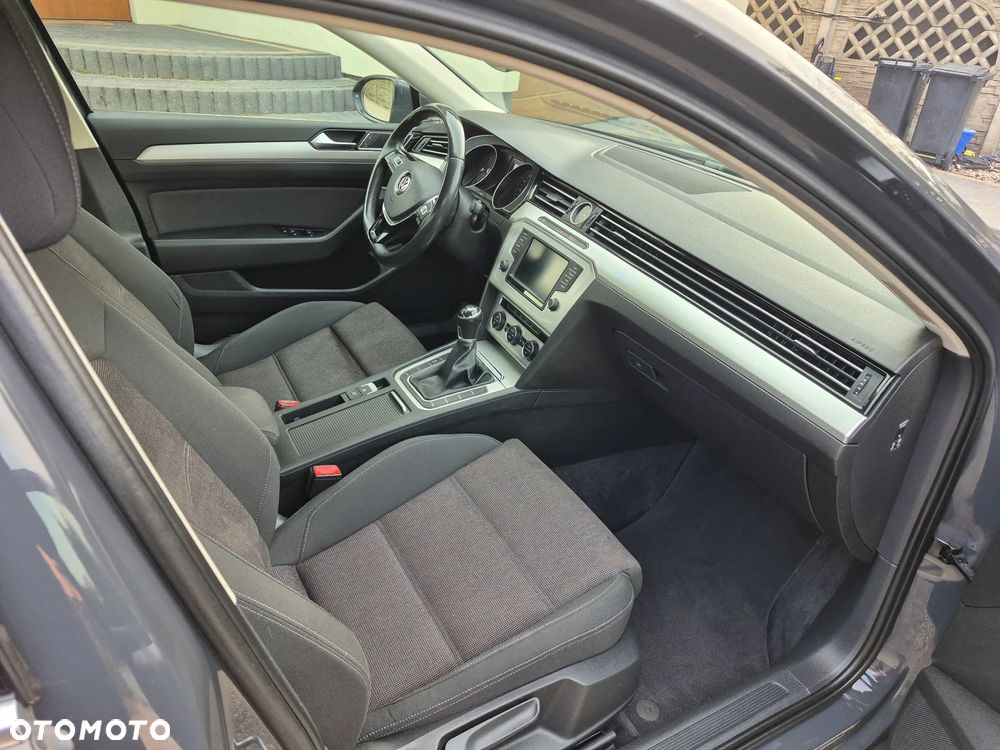 Volkswagen Passat 2.0 TDI BMT Comfortline - 18