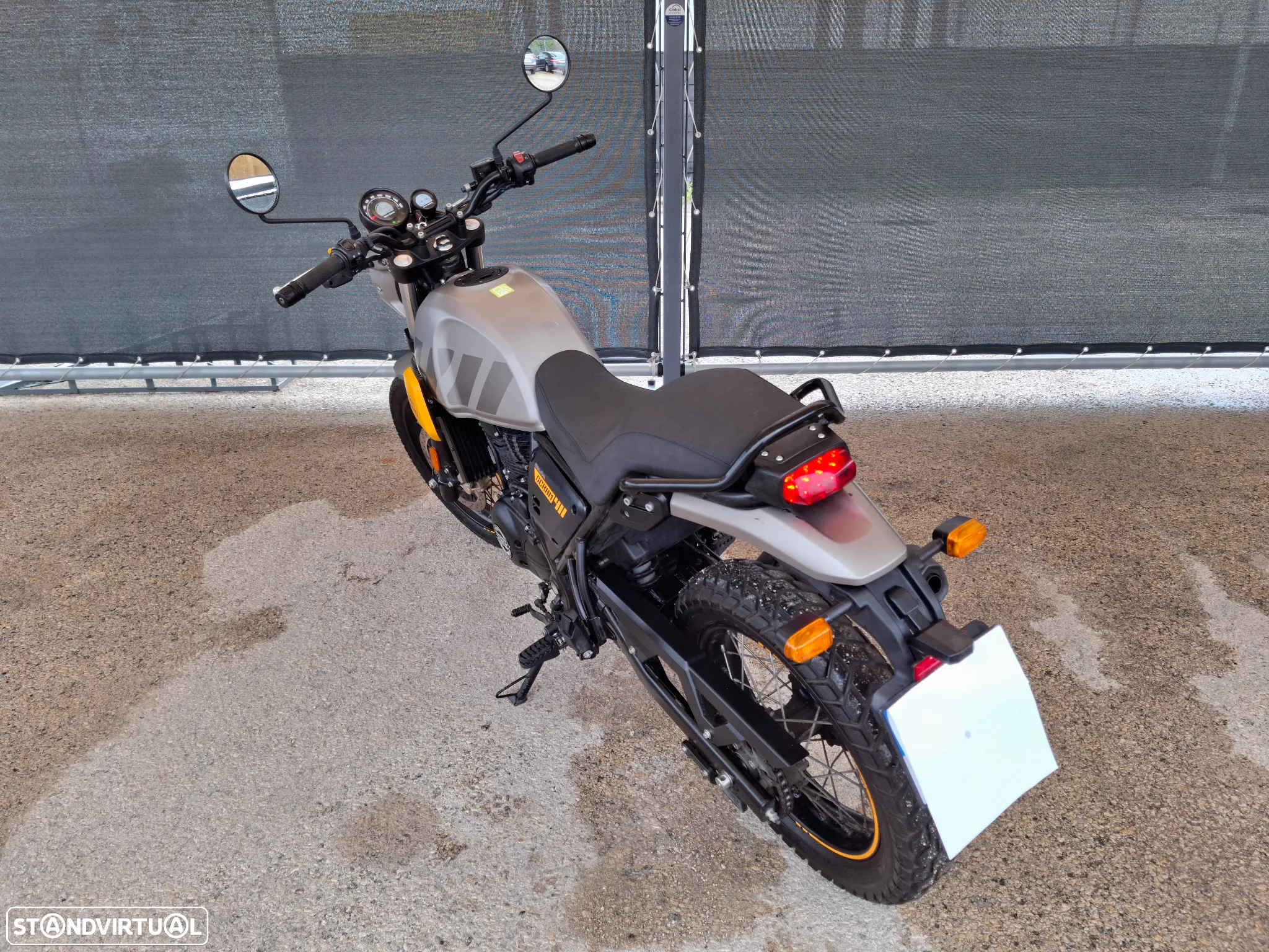 Royal Enfield Himalayan Scram 411 - 24