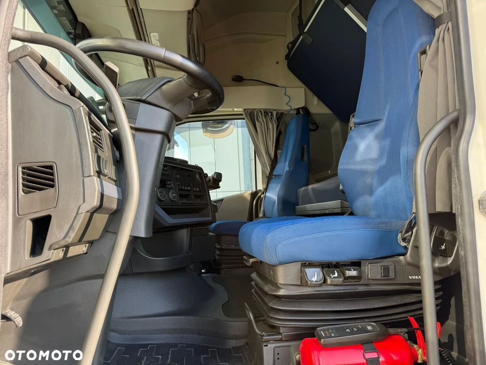 Volvo FH I-Save Globetrotter XL - 12