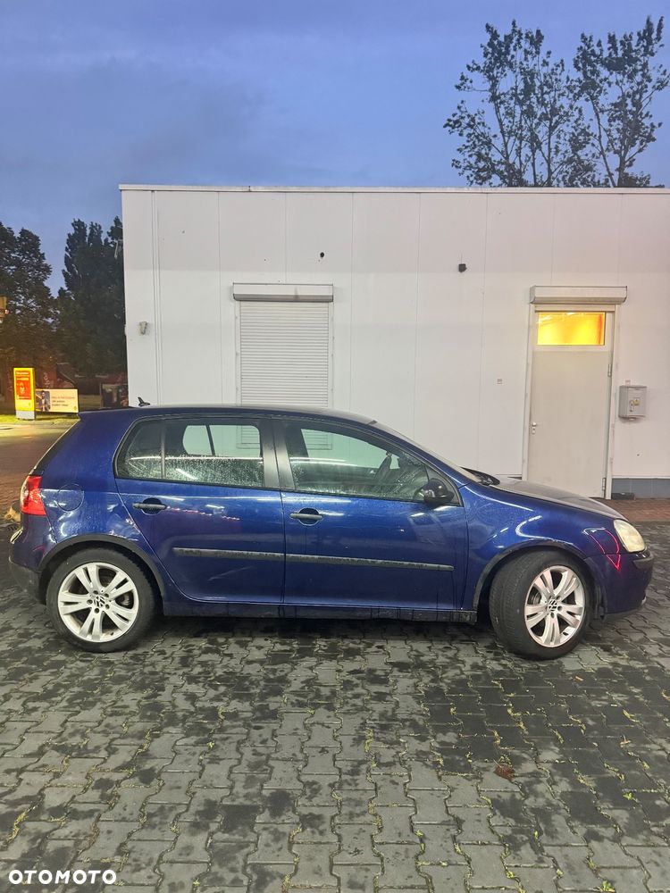 Volkswagen Golf V 1.9 TDI Comfortline - 3