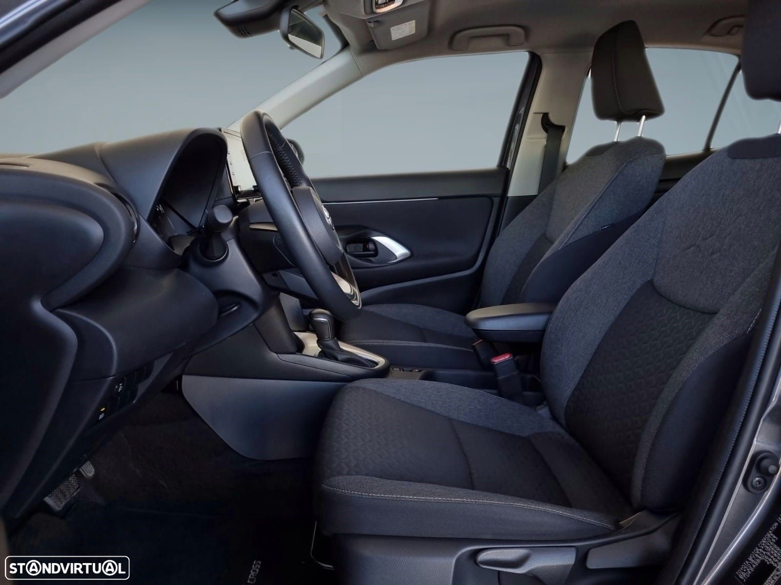 Toyota Yaris Cross 1.5 HDF Comfort Plus - 17
