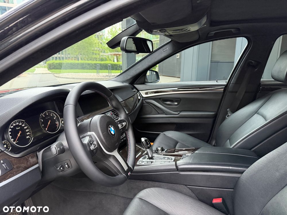BMW Seria 5 528i xDrive - 14