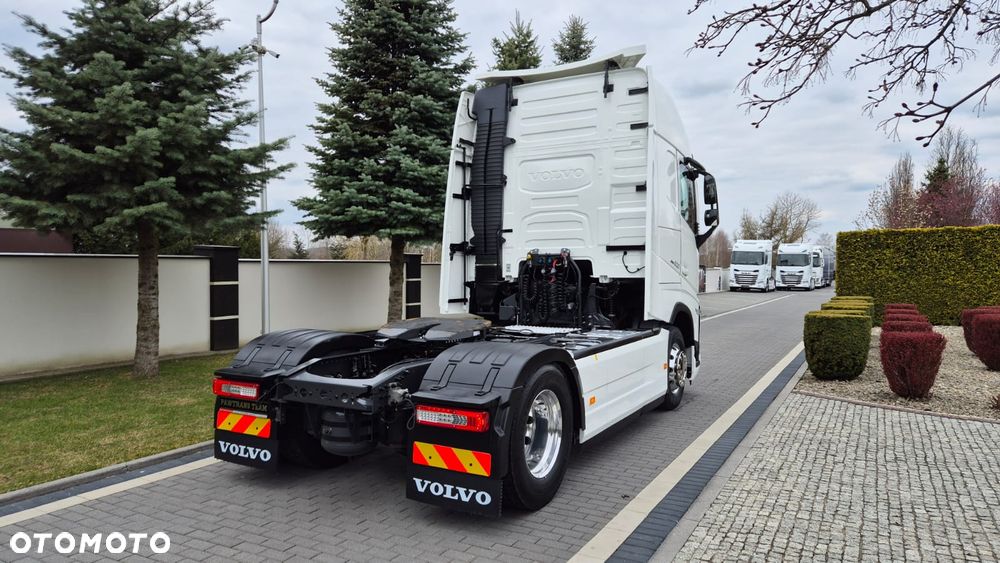 Volvo ///FH///500///2022///1 TURBINA ///JEDYNE 183 TYŚ KM/// GLOBETROTTER///XXL/// KLIMATYZACJA POSTOJOWA/// ZABUDOWY MIĘDZYOSIOWE/// ALUMINIOWE FELGI///FULL LED/// VIRTUAL COCPIT///PEDANTYCZNY  STAN///JAK NOWY - 9