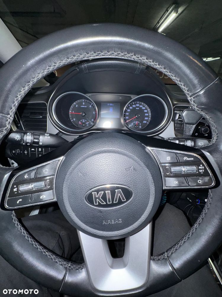 Kia Ceed 1.6 CRDi SCR M - 10