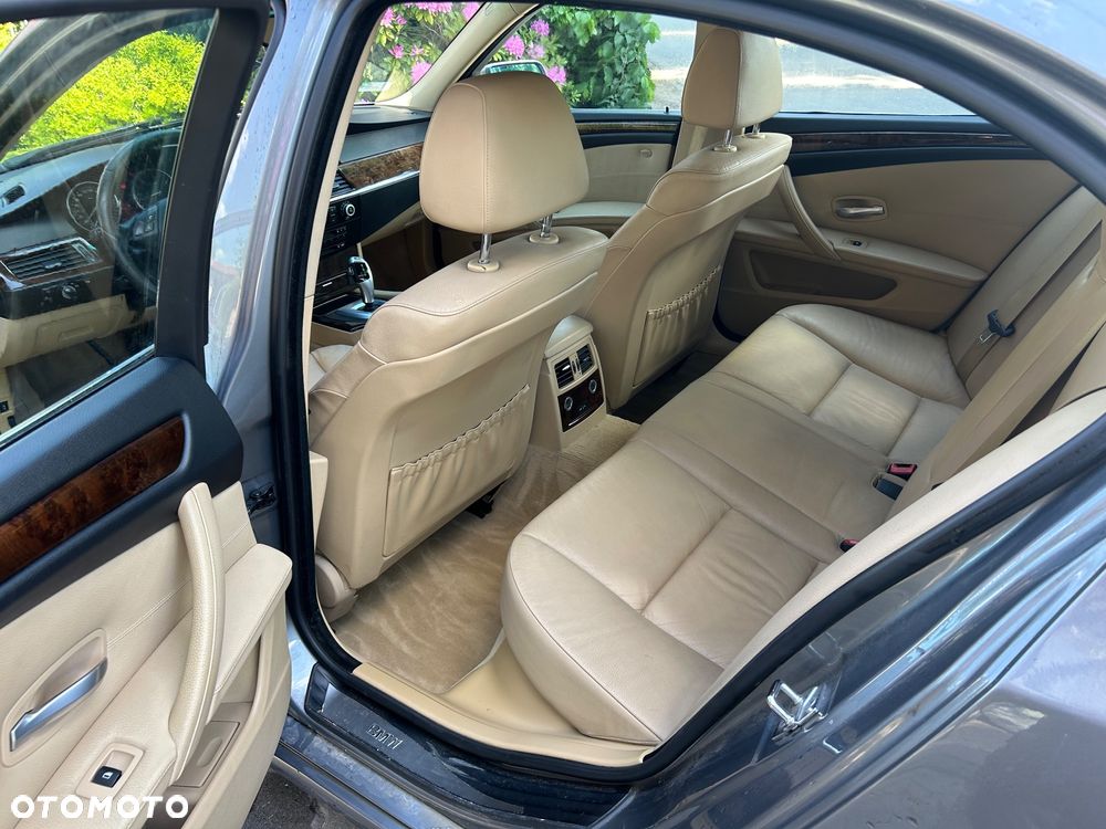 BMW Seria 5 530d Edition Sport - 9