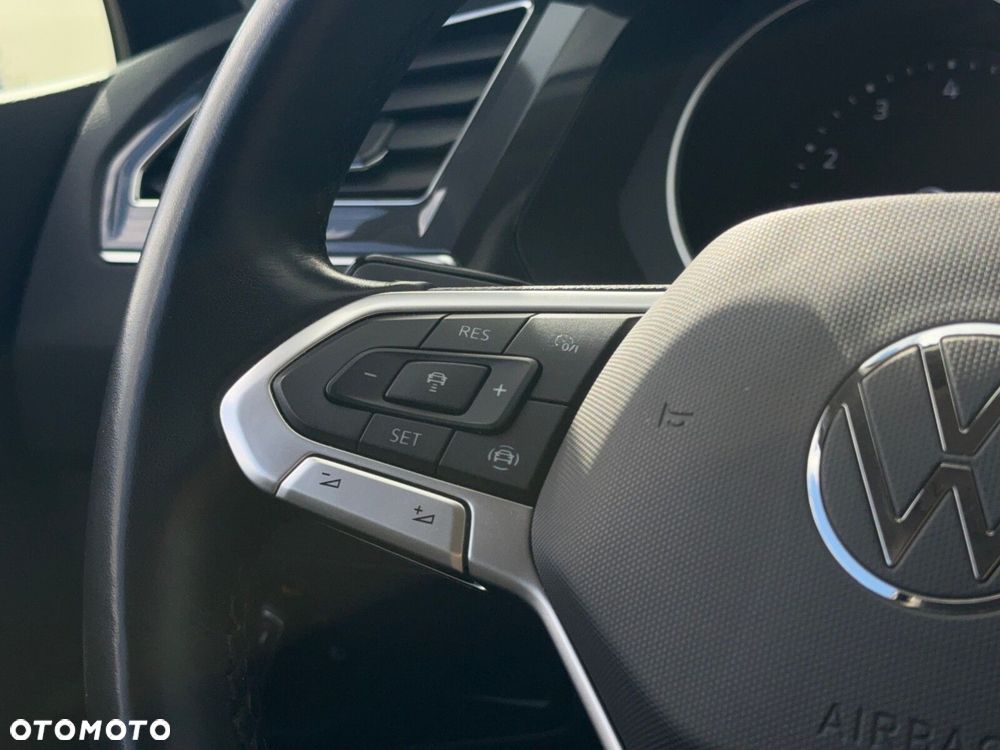 Volkswagen Tiguan - 16