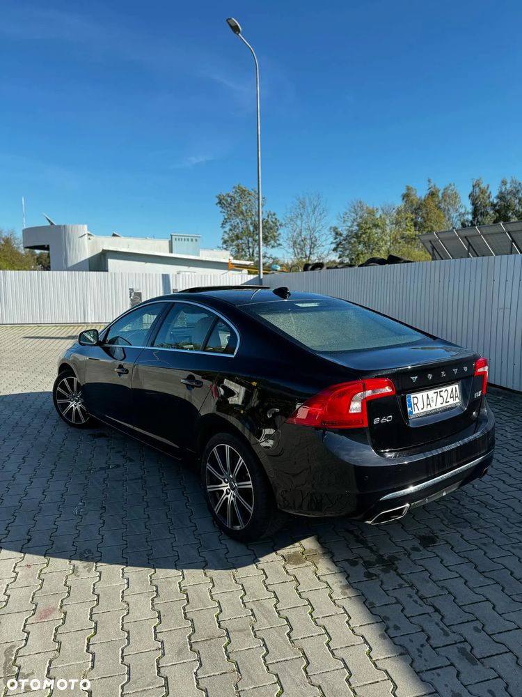 Volvo S60 - 2
