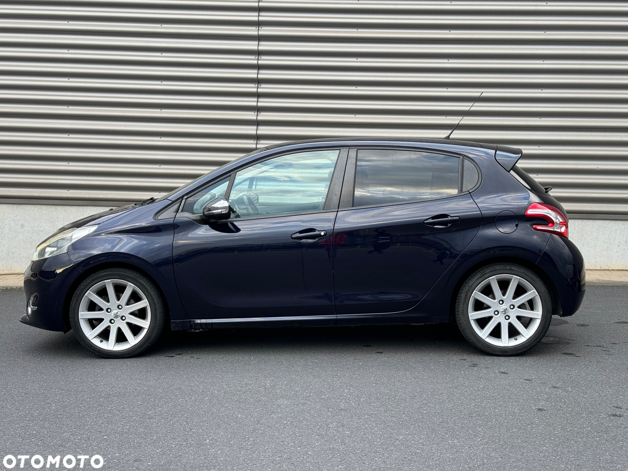 Peugeot 208 1.6 e-HDi Active STT - 16