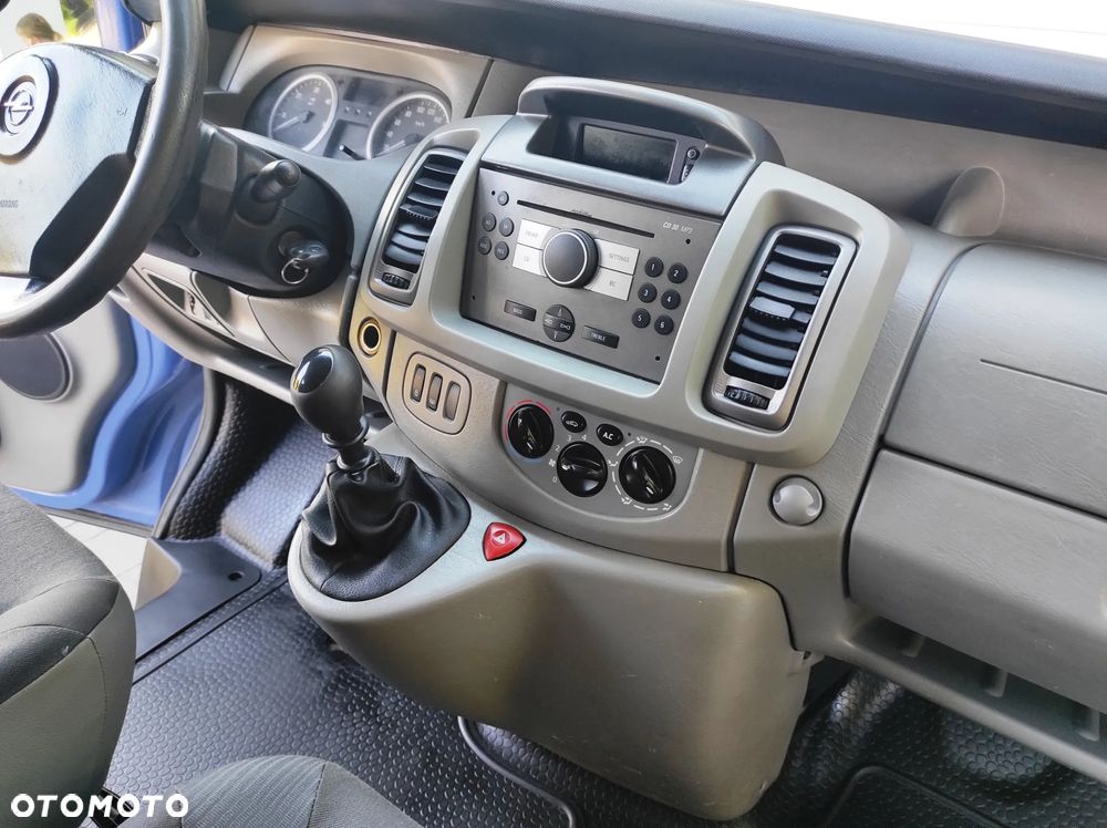 Opel Vivaro L2H1 2.9t - 18