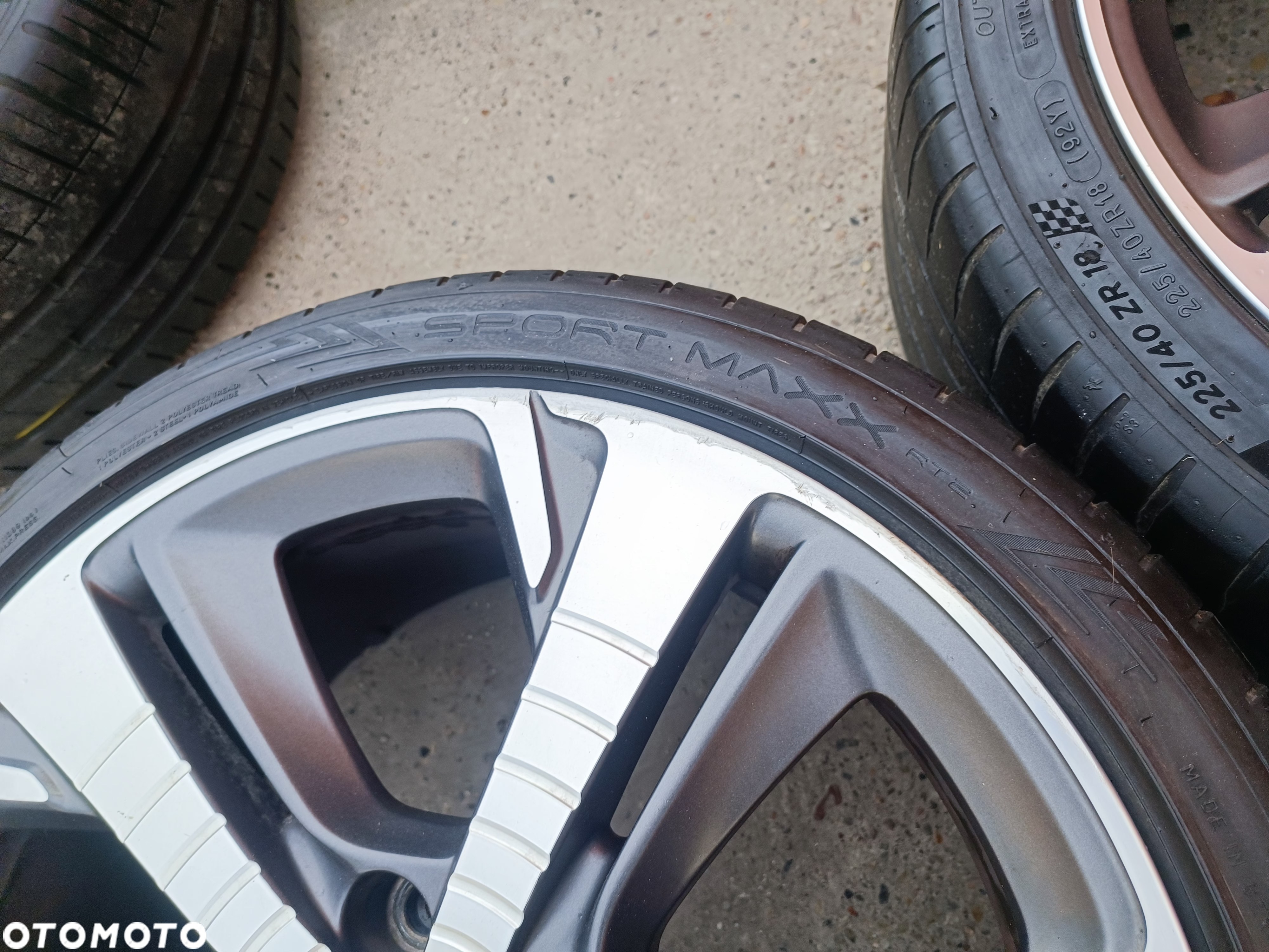 225/40R18 92Y Opony Letnie Lato DUNLOP SPORT MAXX RT2 6mm Legnica ALU-RAD 21r. 225/40 - 9