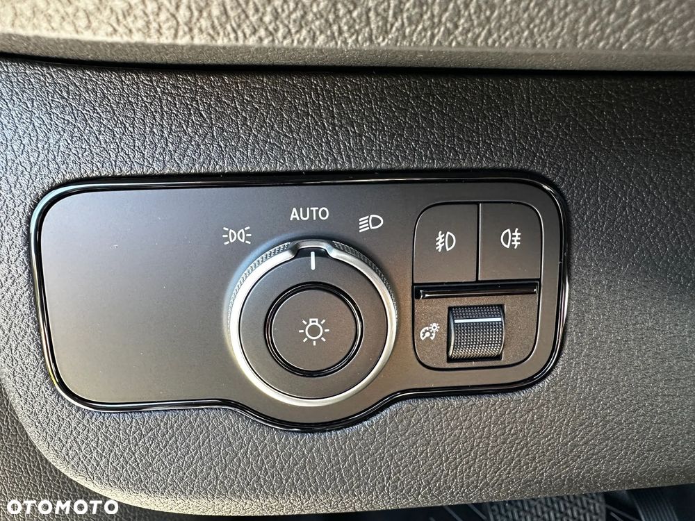 Mercedes-Benz Sprinter - 14