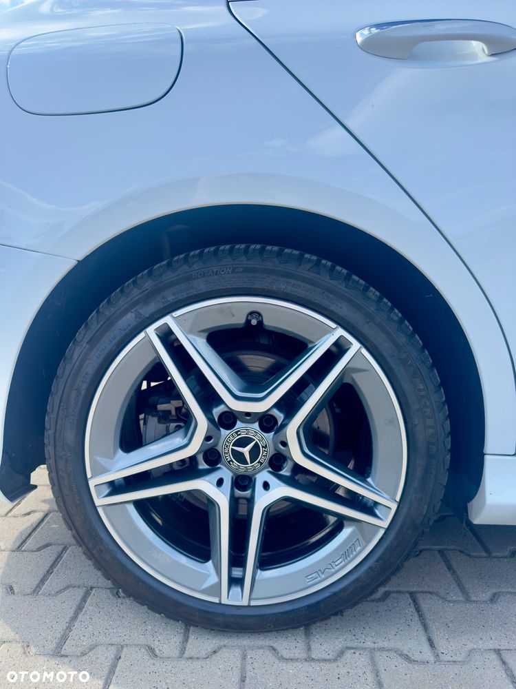 Mercedes-Benz Klasa C 300 4Matic 9G-TRONIC AMG Line - 10