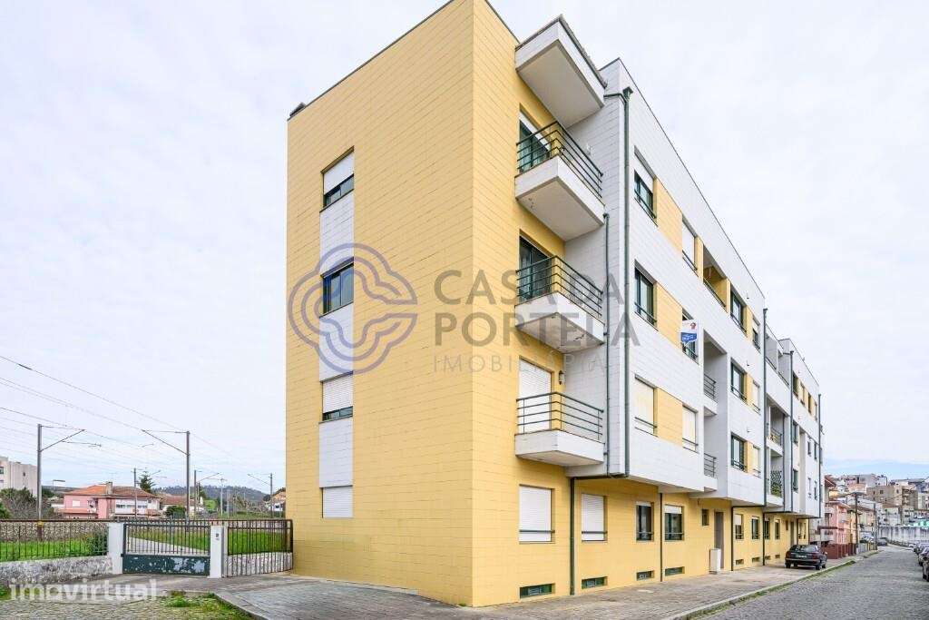 T3 Renovado com Garagem Box para 2 Carros | Rua do Pinheiro – Ermesind - Grande imagem: 2/43