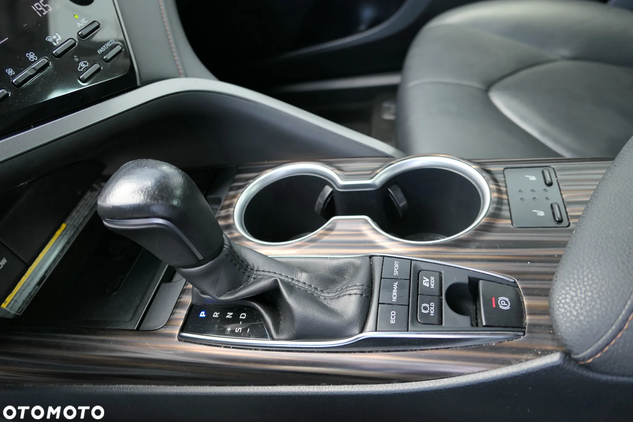 Toyota Camry - 19