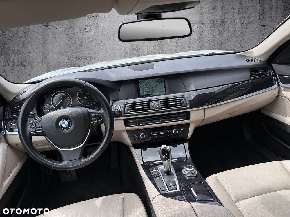 BMW Seria 5 520d Luxury Line - 8