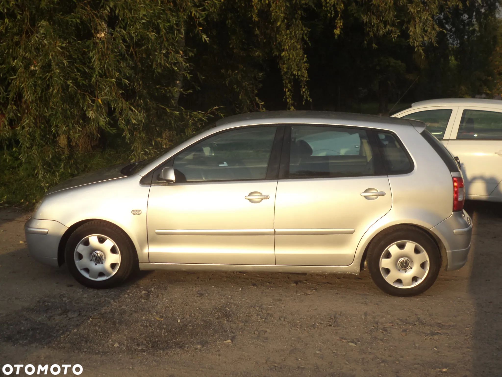 Volkswagen Polo 1.9 TDI Highline - 1