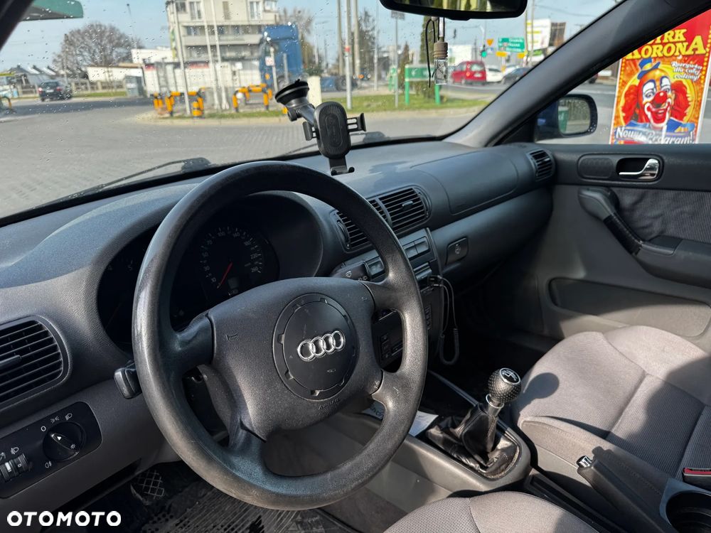 Audi A3 Sportback 1.6 Ambition - 6