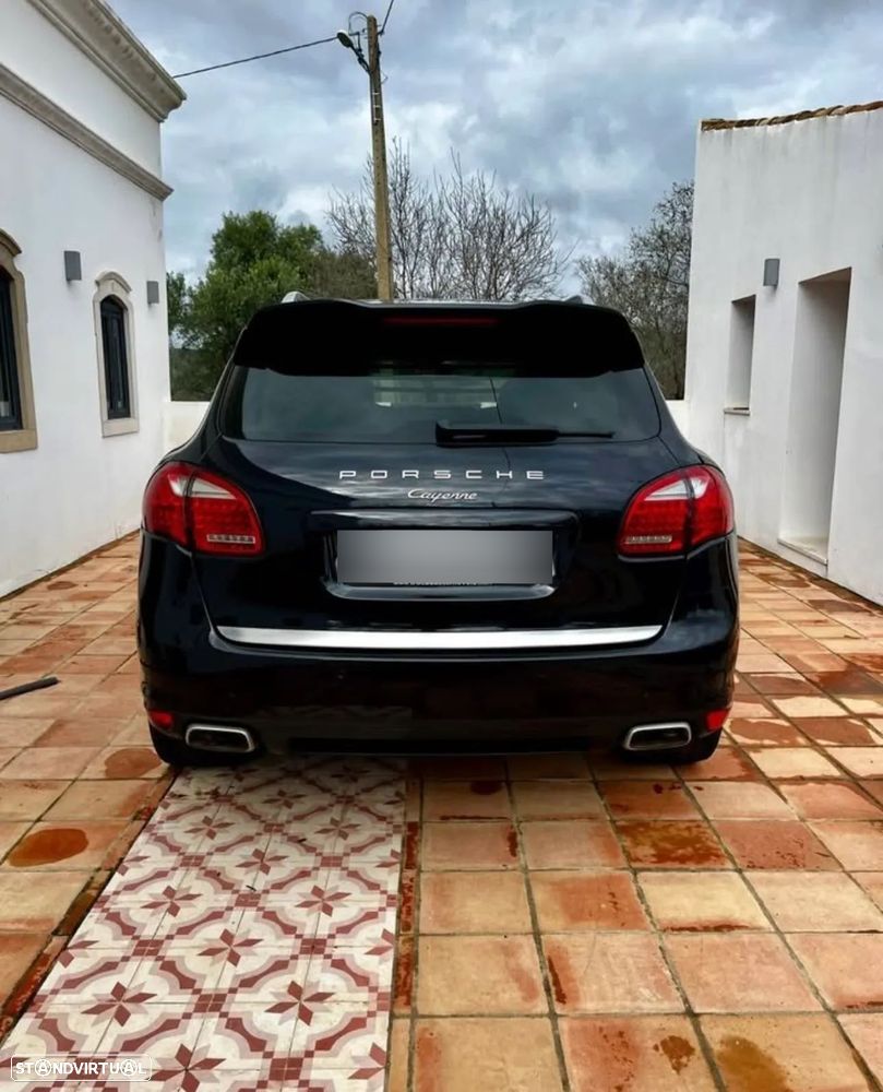 Porsche Cayenne Platinum Edition - 3