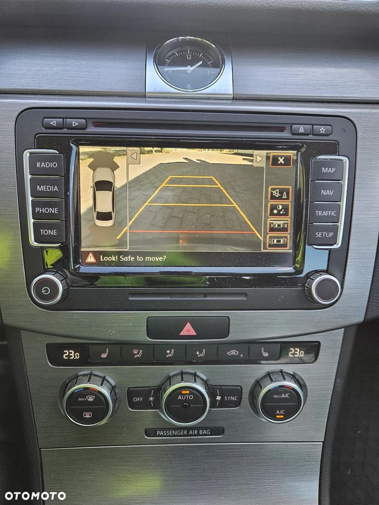 Volkswagen Passat Variant 2.0 TDI DSG BlueMotion Technology Trendline - 11