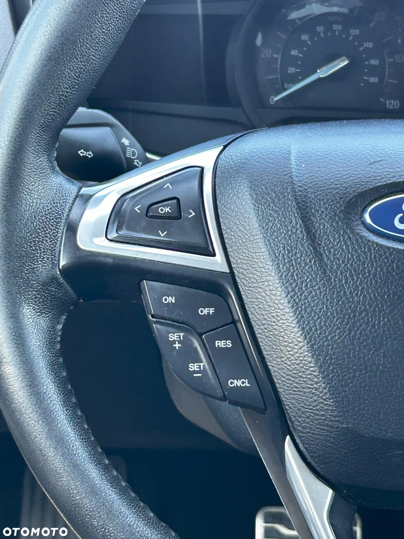 Ford Fusion 2.0 EcoBoost Titanium - 26
