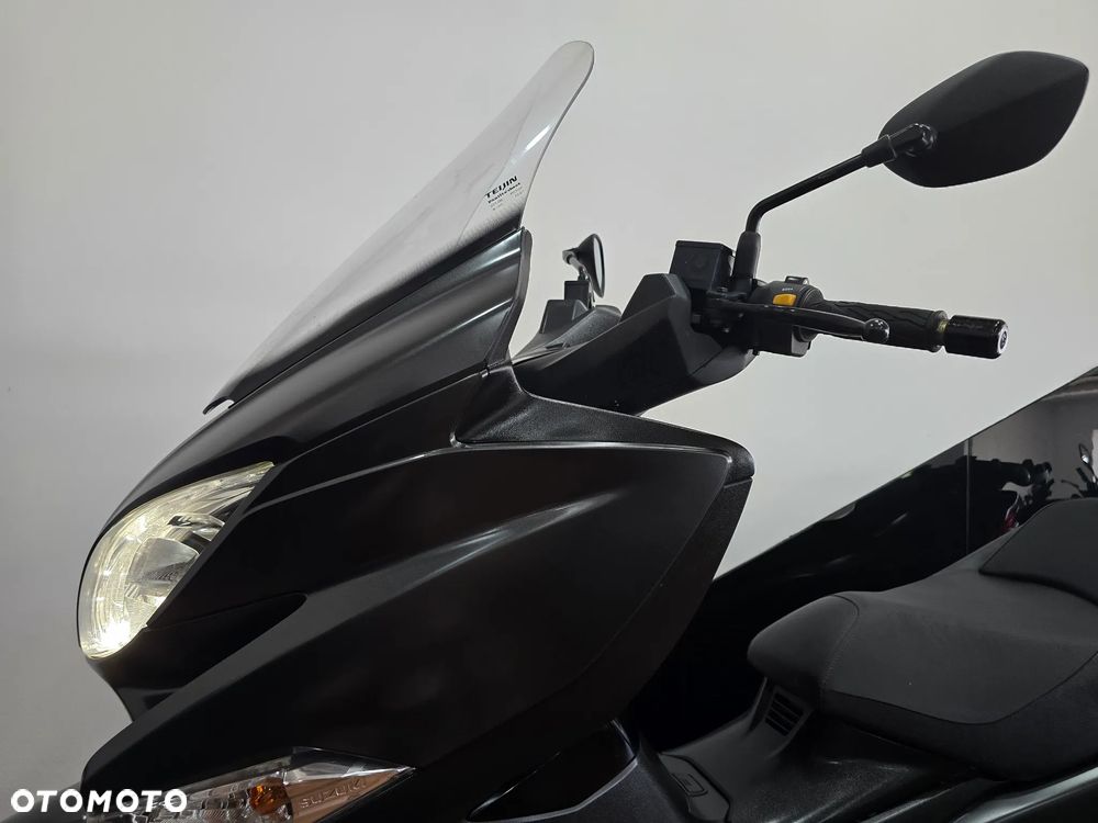 Suzuki Burgman - 12