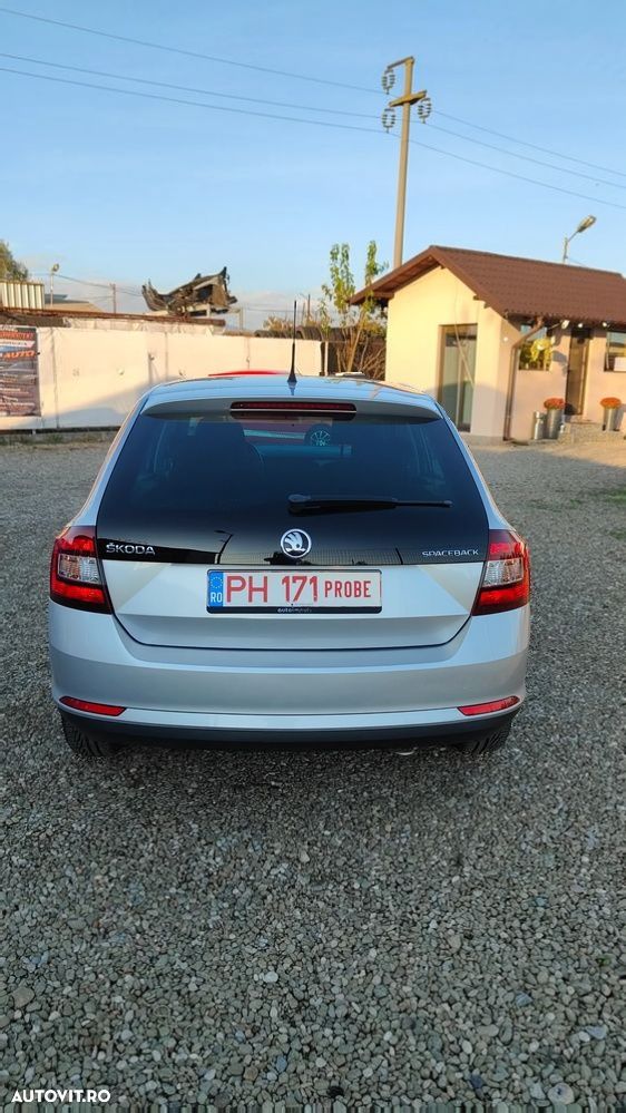 Skoda Rapid - 5