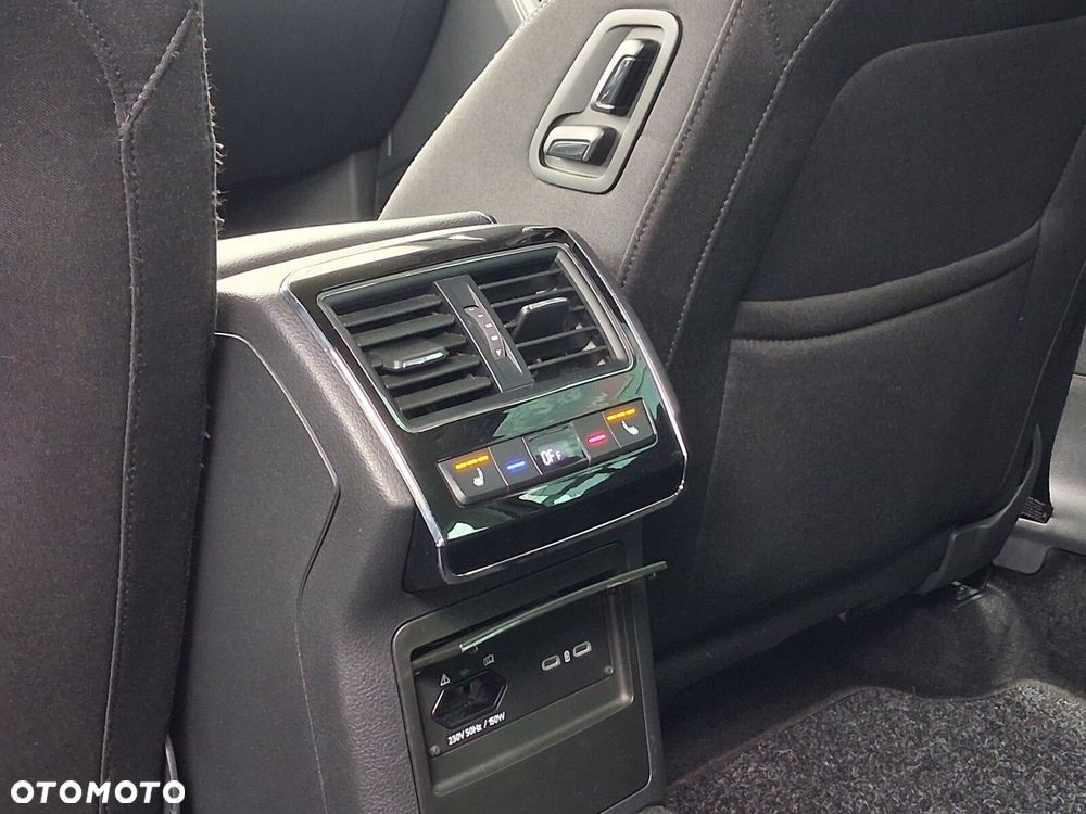 Skoda Superb 2.0 TDI SCR Style DSG - 27