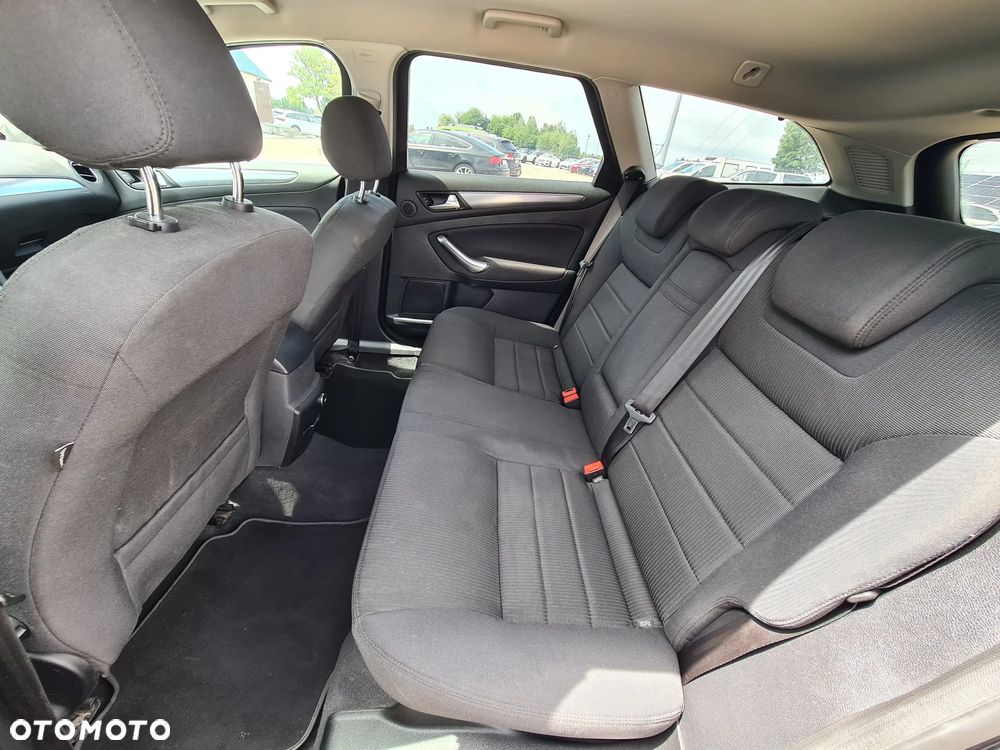 Ford Mondeo - 29