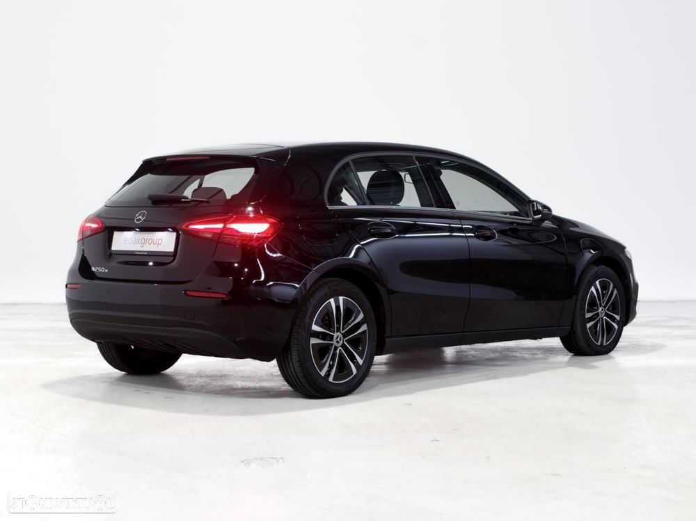 Mercedes-Benz A 250 e - 3