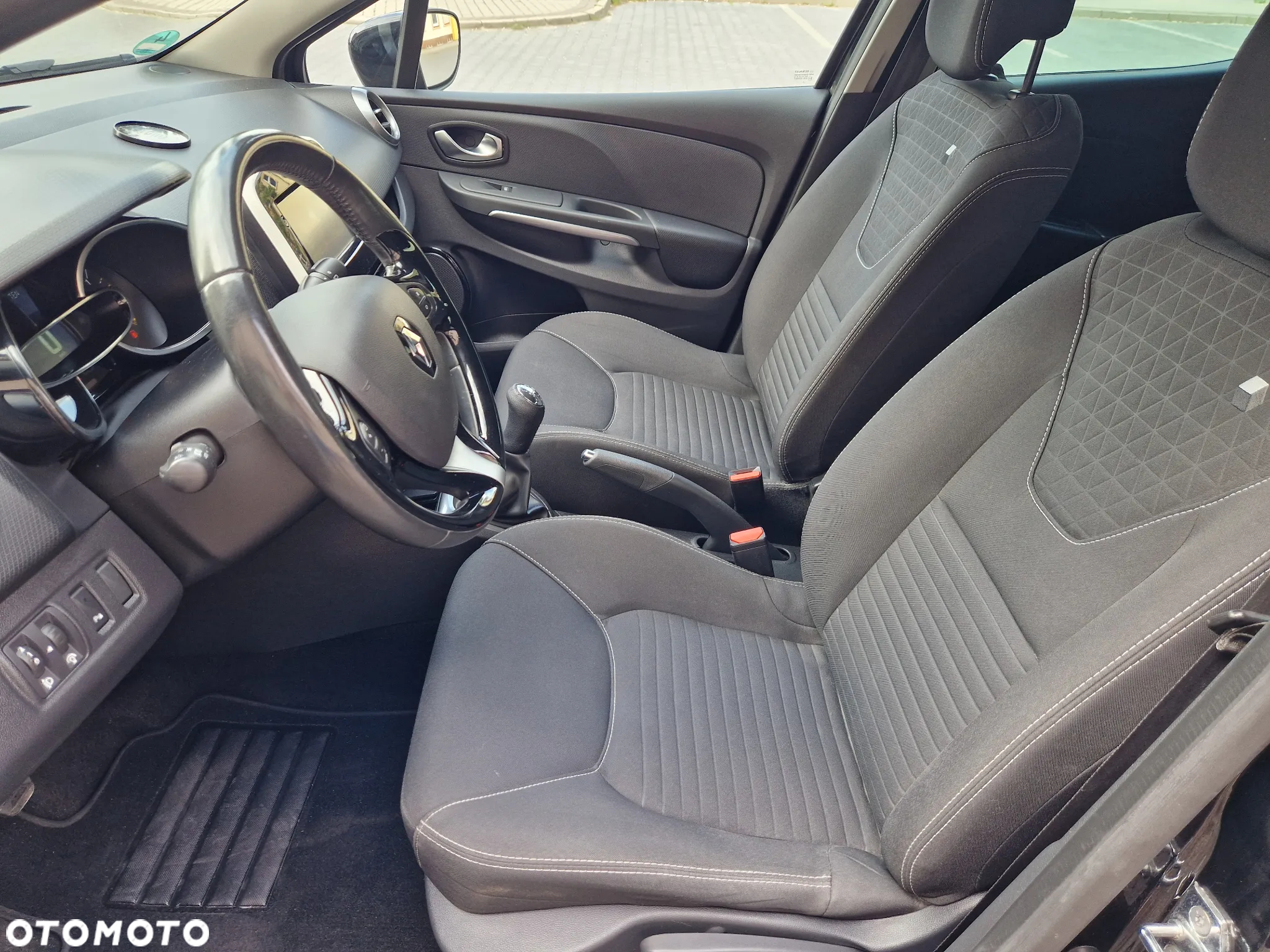 Renault Clio 1.2 16V Limited EU6 - 25