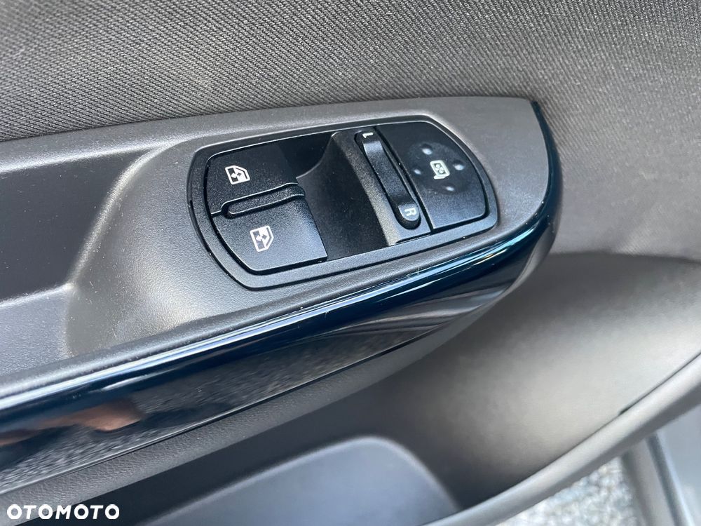 Opel Corsa 1.4 Cosmo - 11