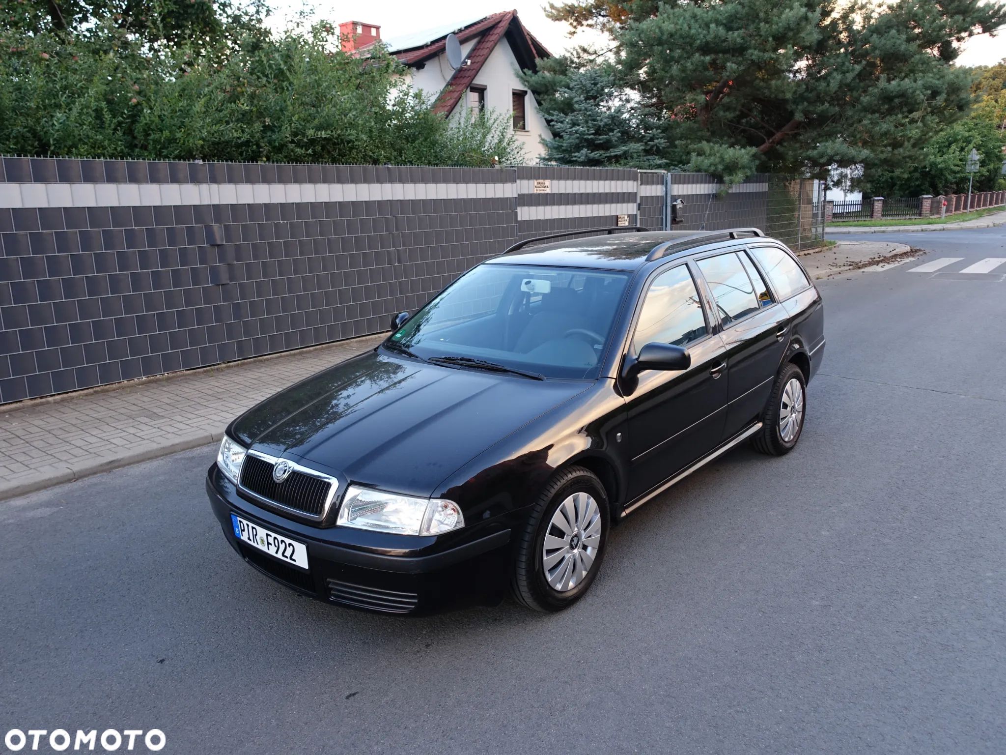 Skoda Octavia 1.6 Combi Tour - 1