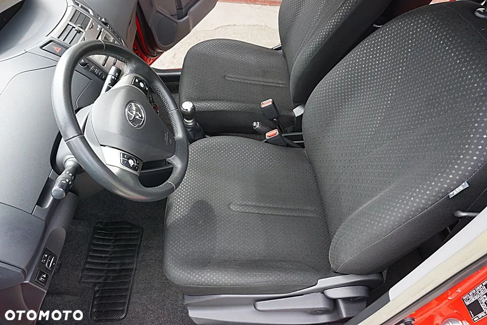 Toyota Yaris - 23