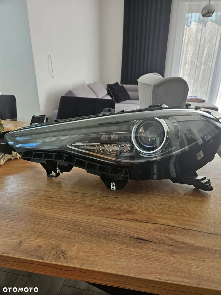 Lampy przednie Alfa Romeo Giulia - 1