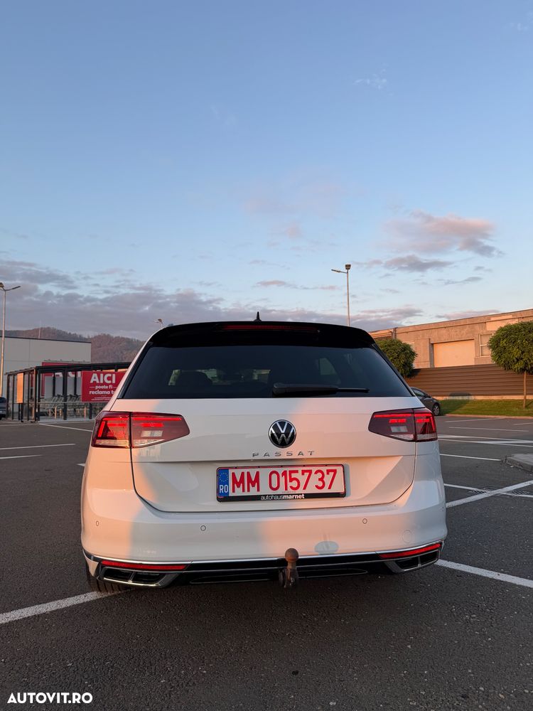 Volkswagen Passat - 12